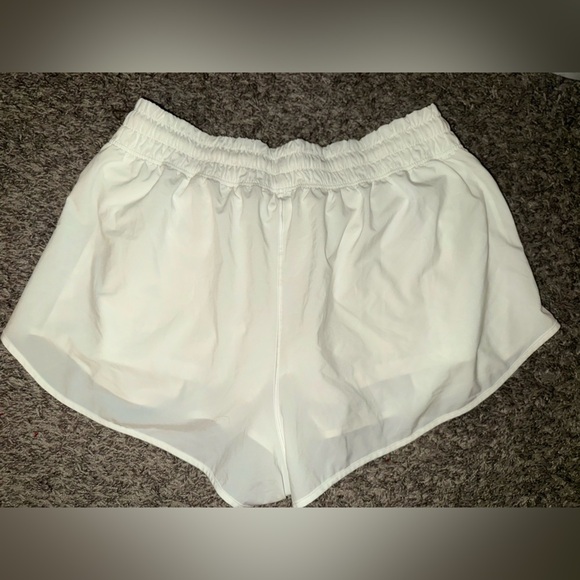 Women's Offline by Aerie Athletic Flowy White Shorts Size Large - Picture 9 of 11